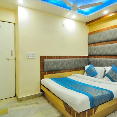 Hotel Lahorimal Deluxe Нью-Дели Экстерьер фото