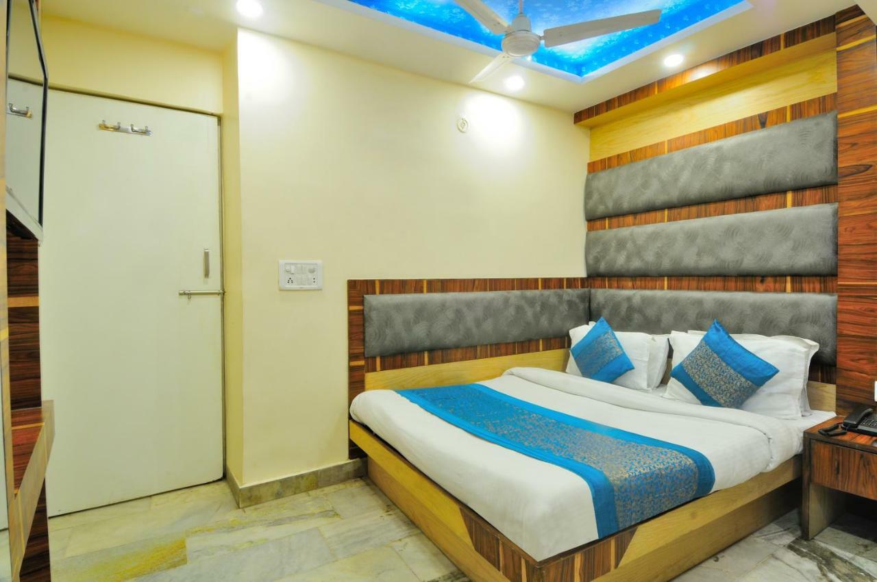 Hotel Lahorimal Deluxe Нью-Дели Экстерьер фото