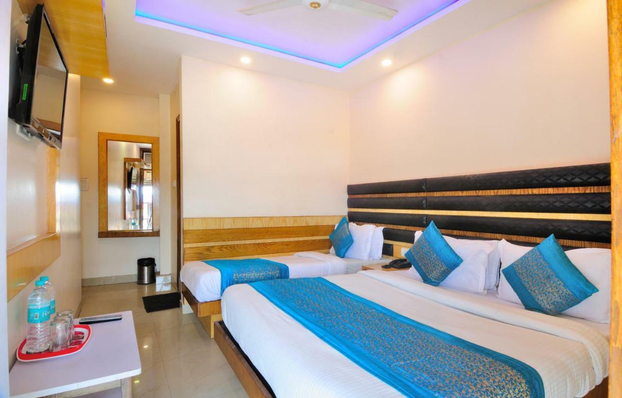 Hotel Lahorimal Deluxe Нью-Дели Экстерьер фото